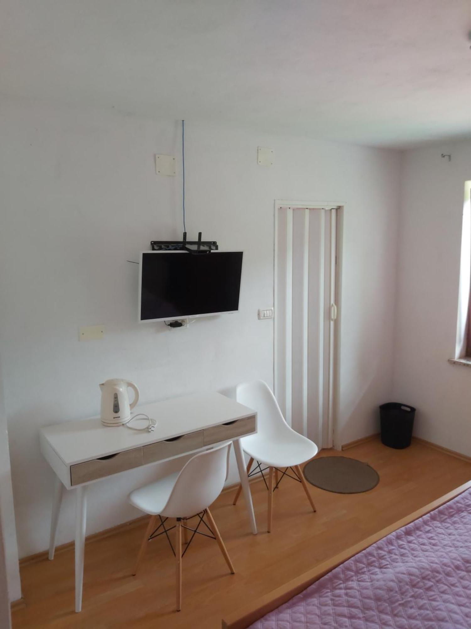 פוסטוינה Rooms Zagon מראה חיצוני תמונה