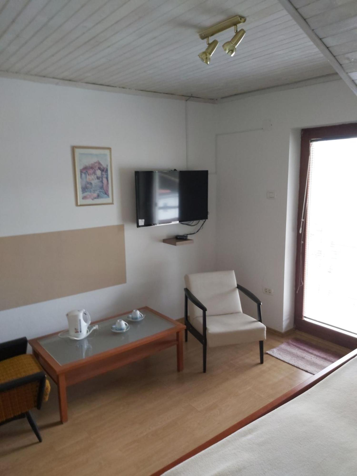 פוסטוינה Rooms Zagon מראה חיצוני תמונה